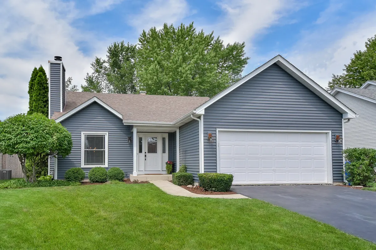 2067 Childs CT, Wheaton, IL 60187
