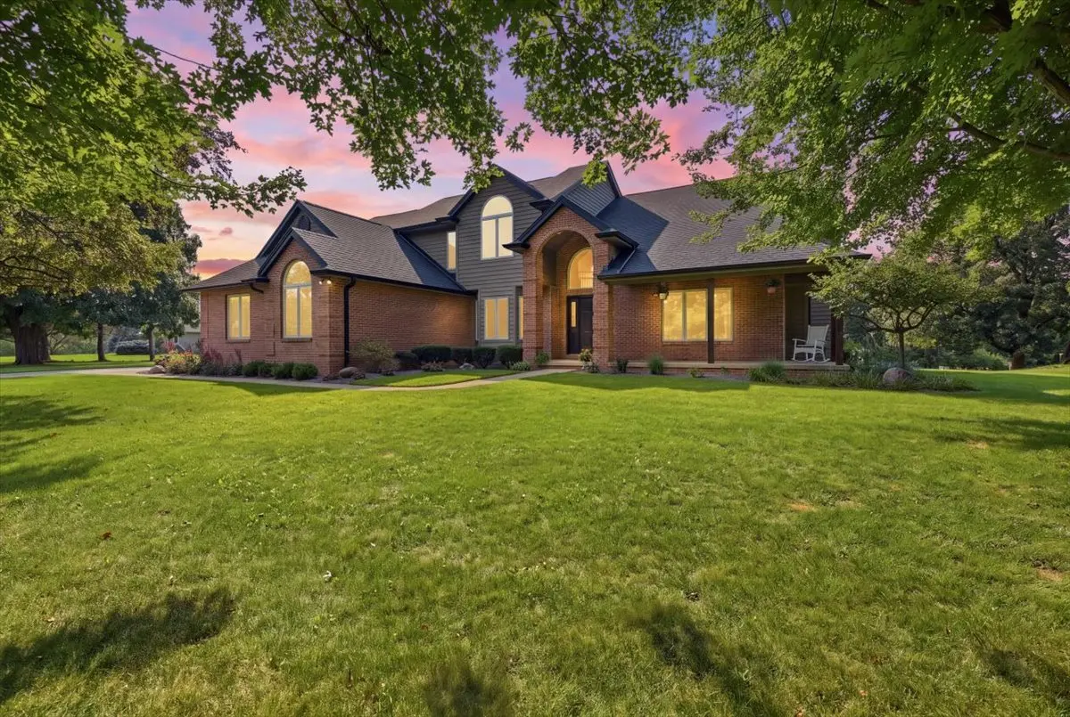 655 Deer Lakes DR, Goodfield, IL 61742