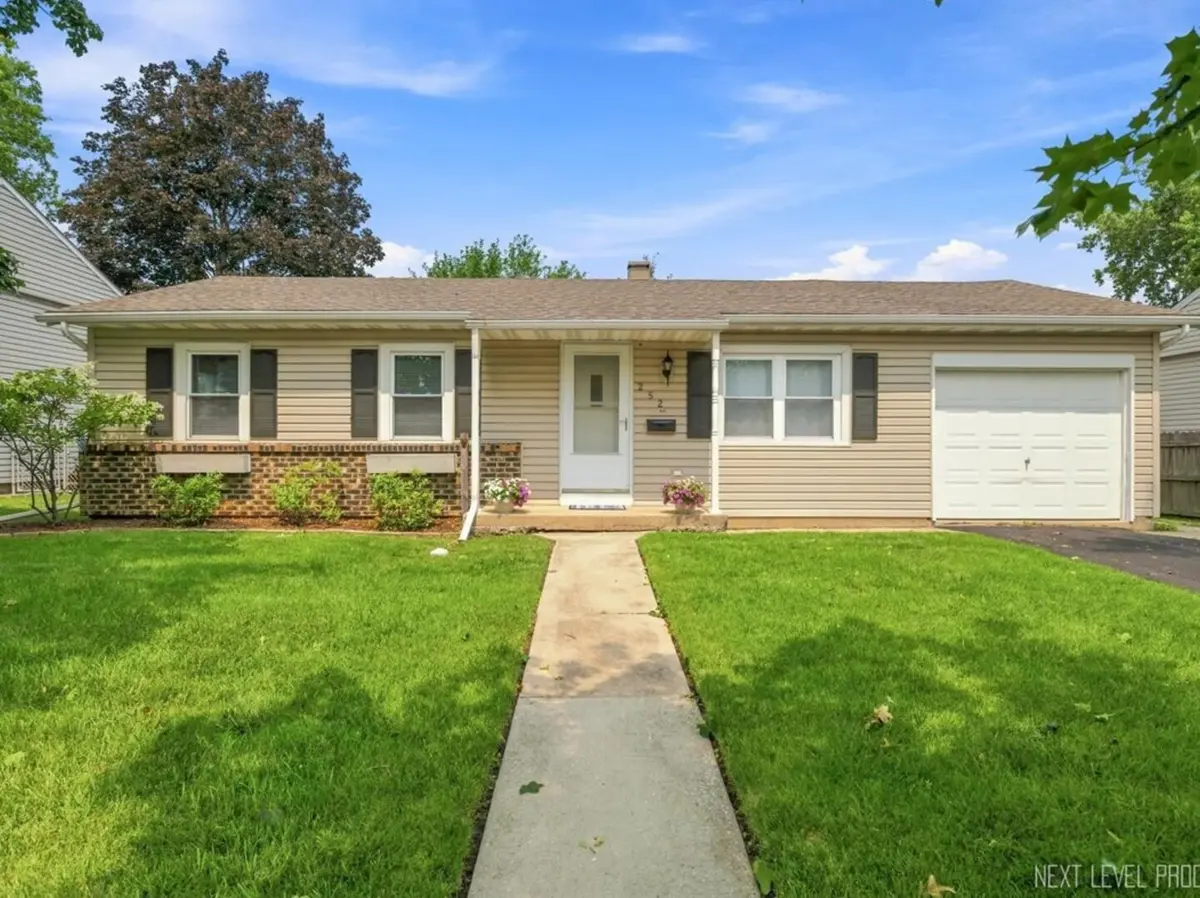 252 Marilyn AVE, Glendale Heights, IL 60139