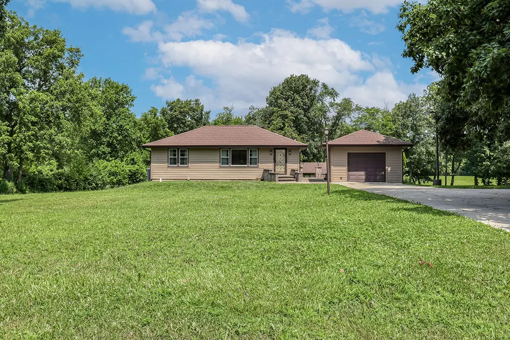 2115 MAPLE RD, Joliet, IL 60432
