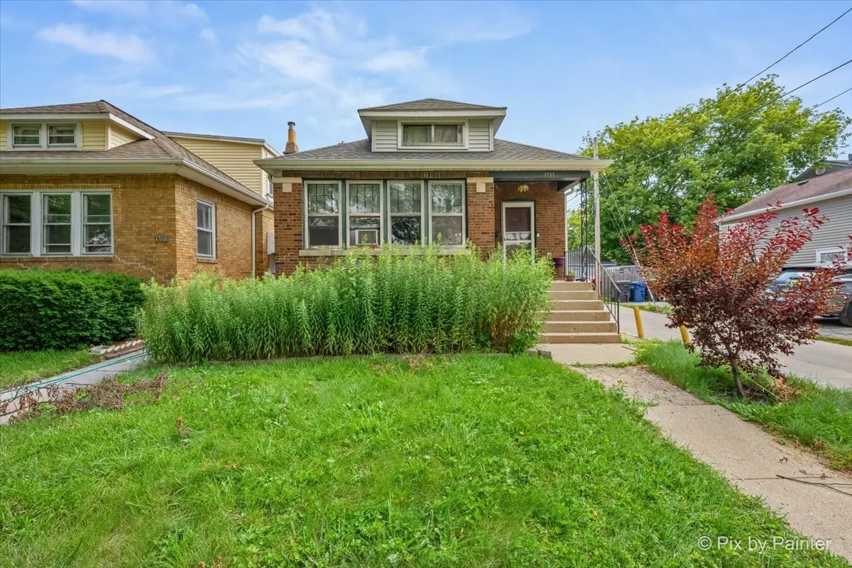 1711 Hartrey AVE, Evanston, IL 60201