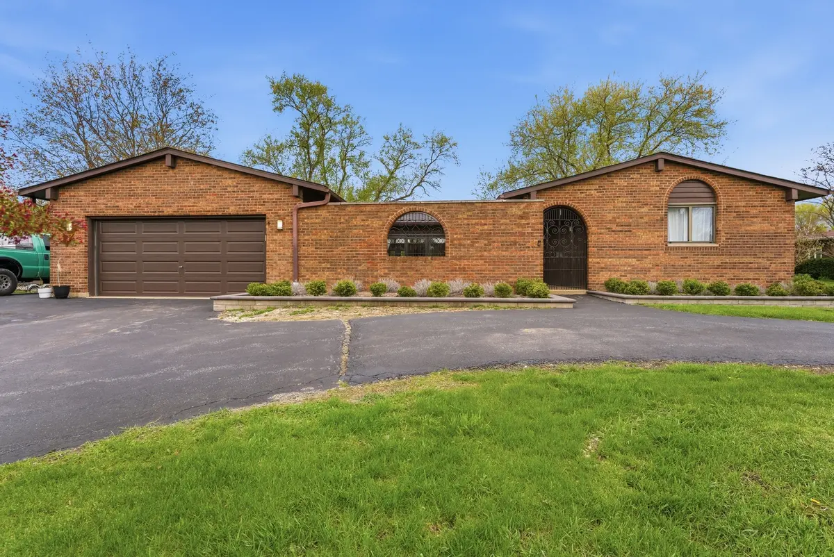 24262 W Rose AVE, Lake Zurich, IL 60047