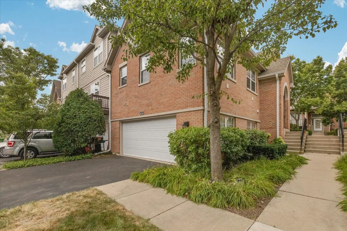 7509 Frontage RD, Skokie, IL 60077