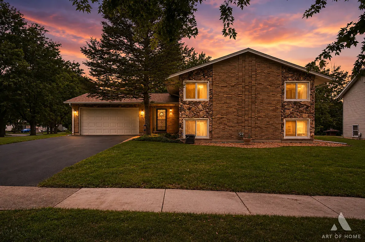 523 Concord LN, Bolingbrook, IL 60440