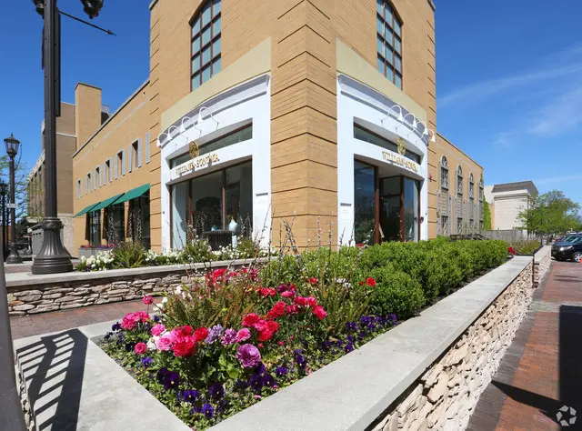 1849 Green Bay RD #2B, Highland Park, IL 60035