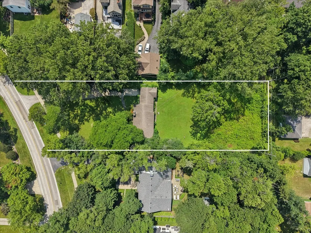 1438 N Sheridan RD, Lake Forest, IL 60045