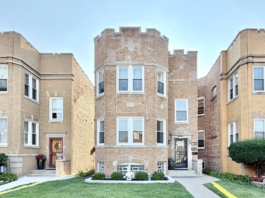 3138 N MARMORA AVE #1, Chicago, IL 60634