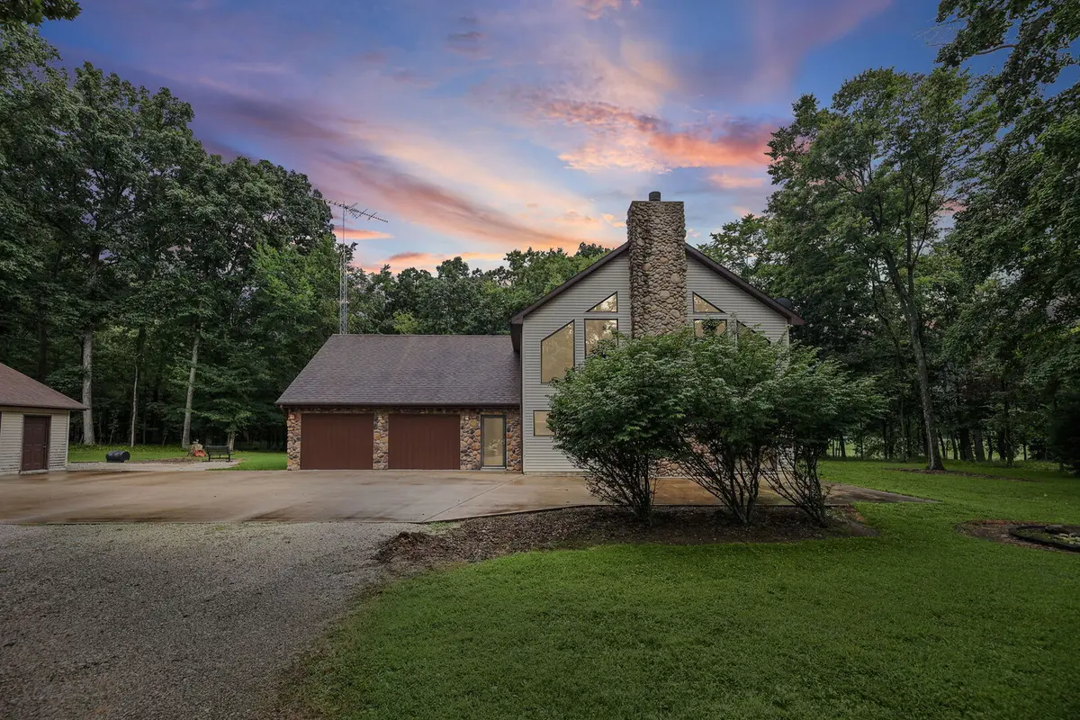 5016 Kell RD, Kell, IL 62853