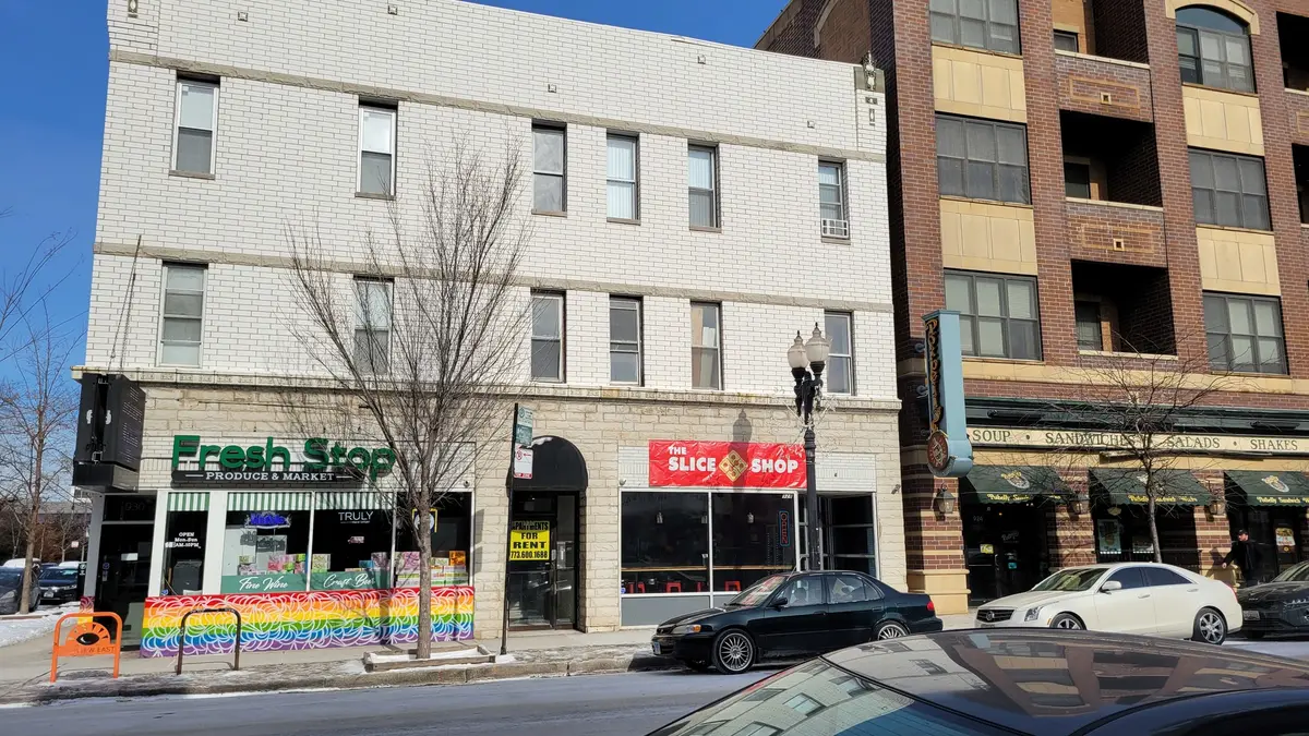 930 W Belmont AVE #201, Chicago, IL 60657