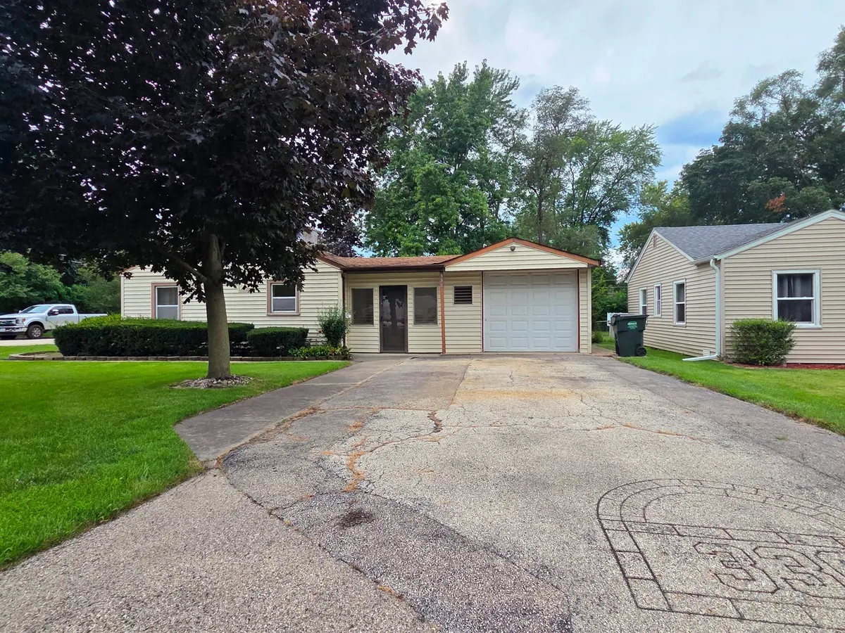 336 E ORCHARD ST, Mundelein, IL 60060