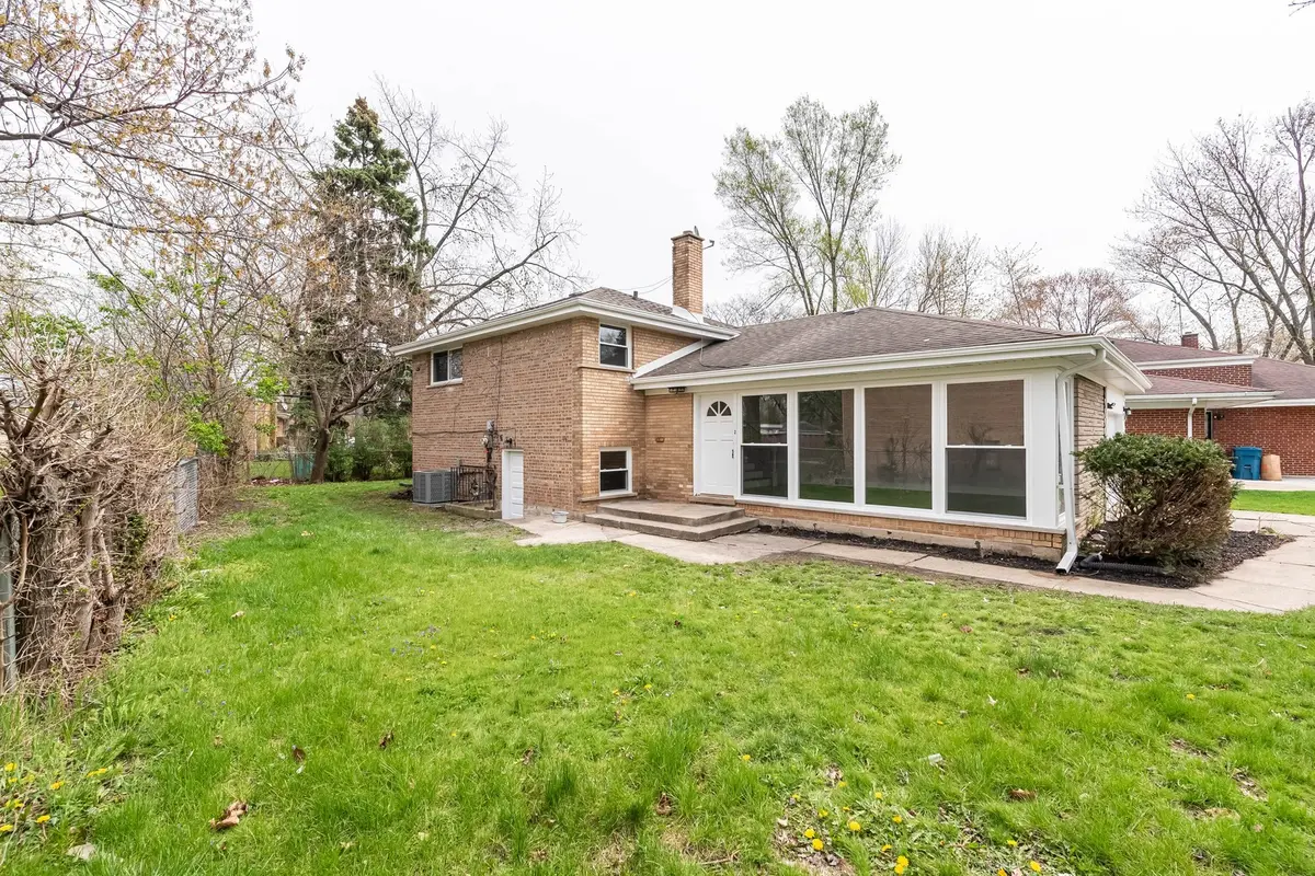 16039 Marion DR, South Holland, IL 60473