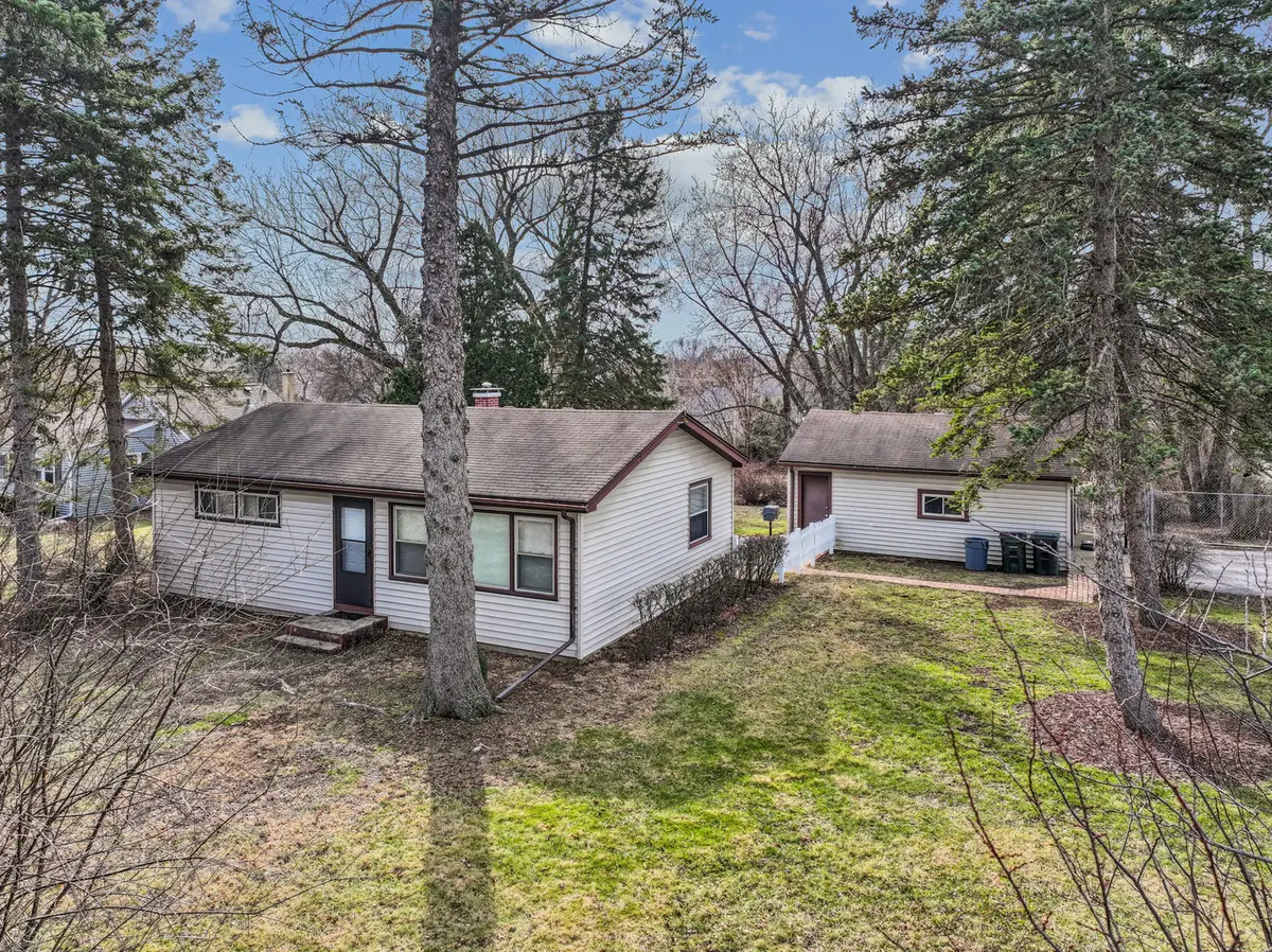 1484 N Hicks RD, Palatine, IL 60067