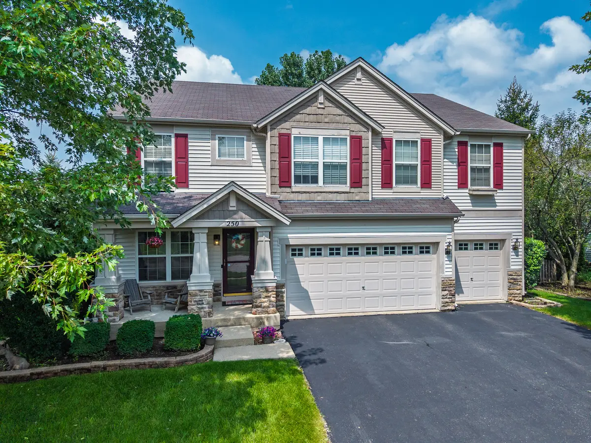 250 Sparrow DR, Woodstock, IL 60098