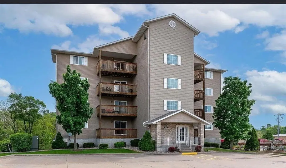 4109 Creek Hill DR #9, Bettendorf, IA 52722
