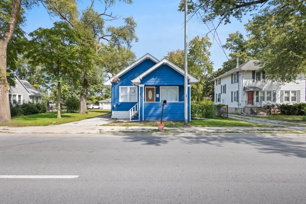 15661 State ST, South Holland, IL 60473