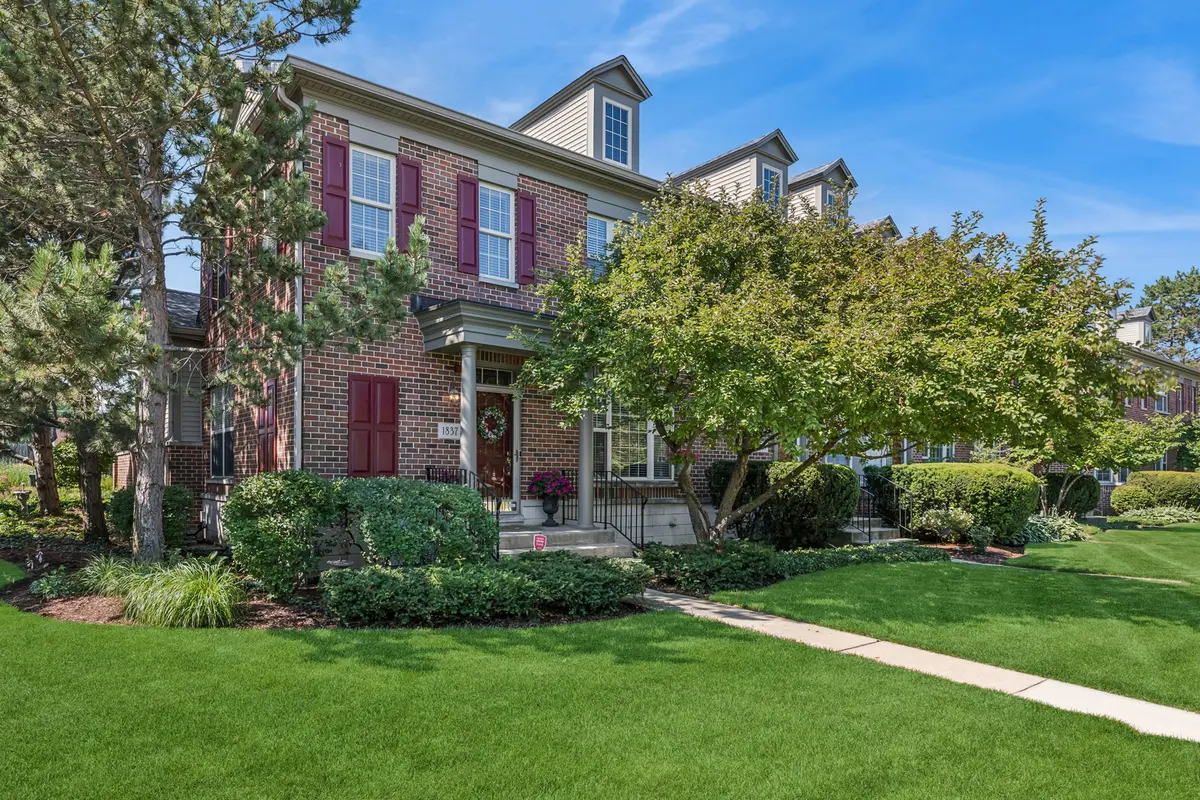1837 Westleigh DR, Glenview, IL 60025