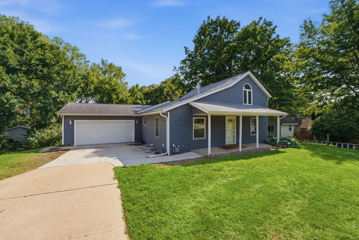 401 Walnut ST, Port Byron, IL 61275