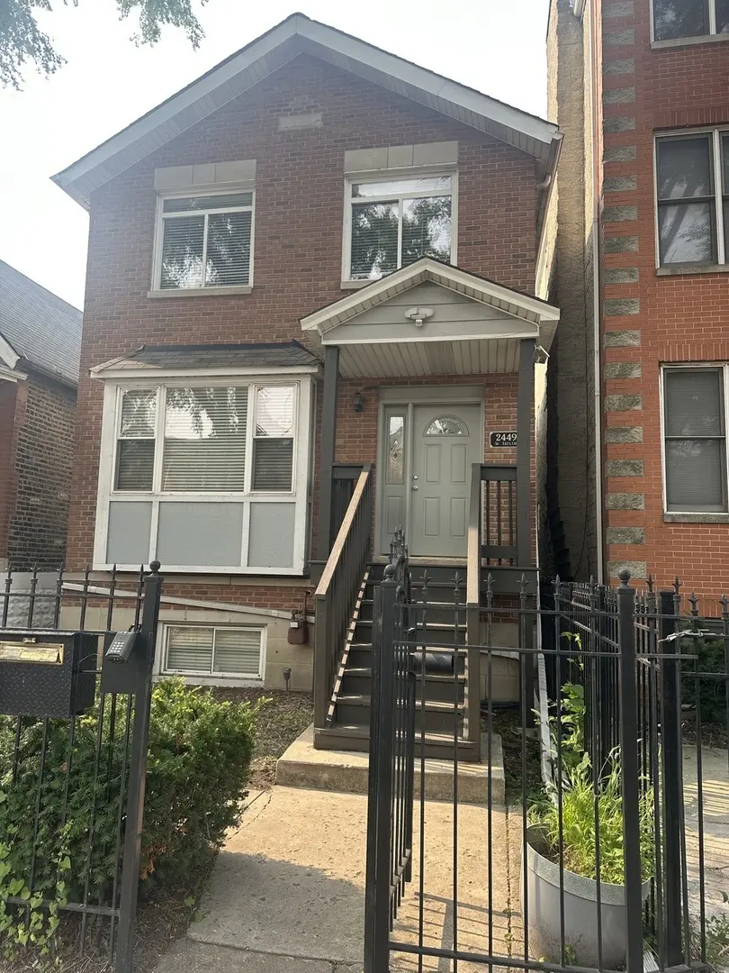 2449 W Taylor ST #2, Chicago, IL 60612
