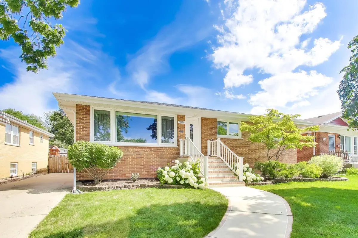 10629 Preston ST, Westchester, IL 60154