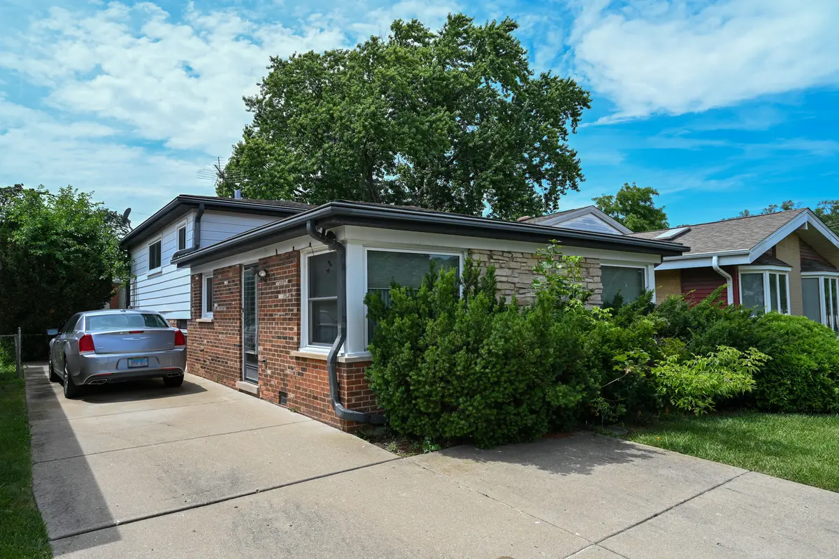 1322 S Arlington Heights RD, Arlington Heights, IL 60005