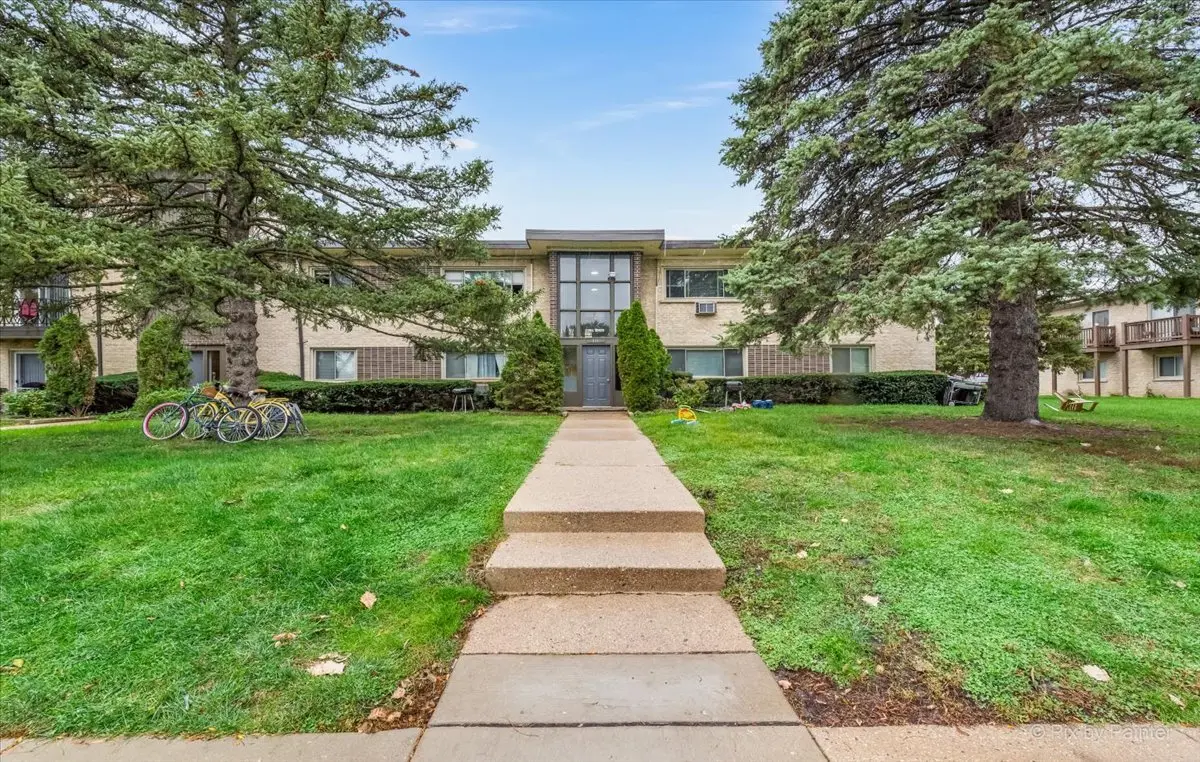 1110 N Wheeling RD #2C, Mount Prospect, IL 60056