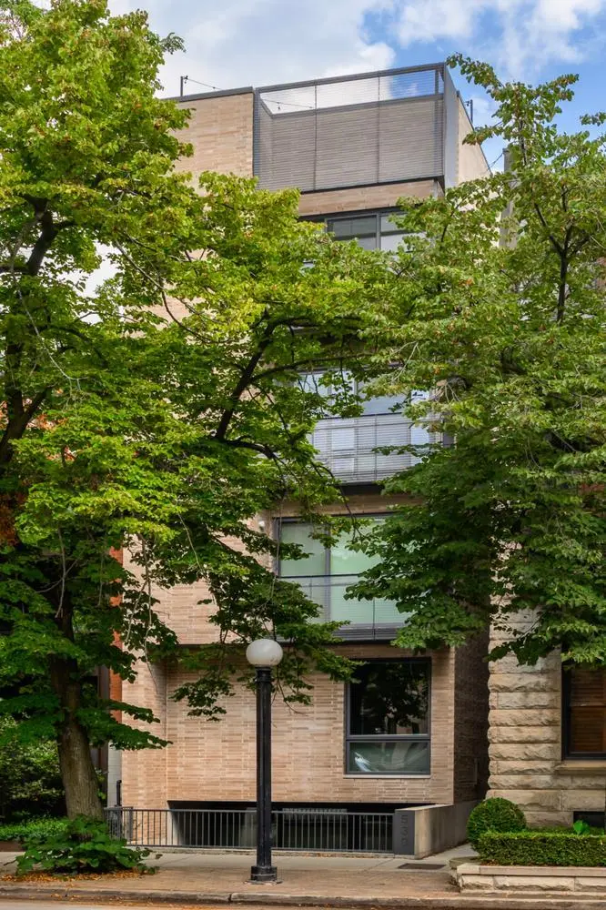 530 W Dickens AVE #401, Chicago, IL 60614