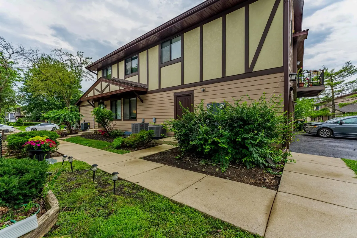 6236 Gold CIR #6236, Hanover Park, IL 60133