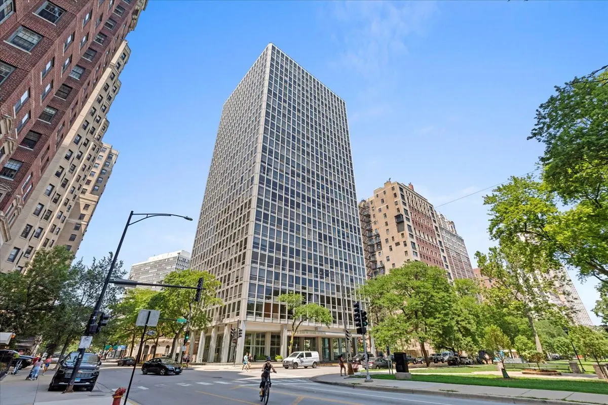 2400 N Lakeview AVE #614-15, Chicago, IL 60614