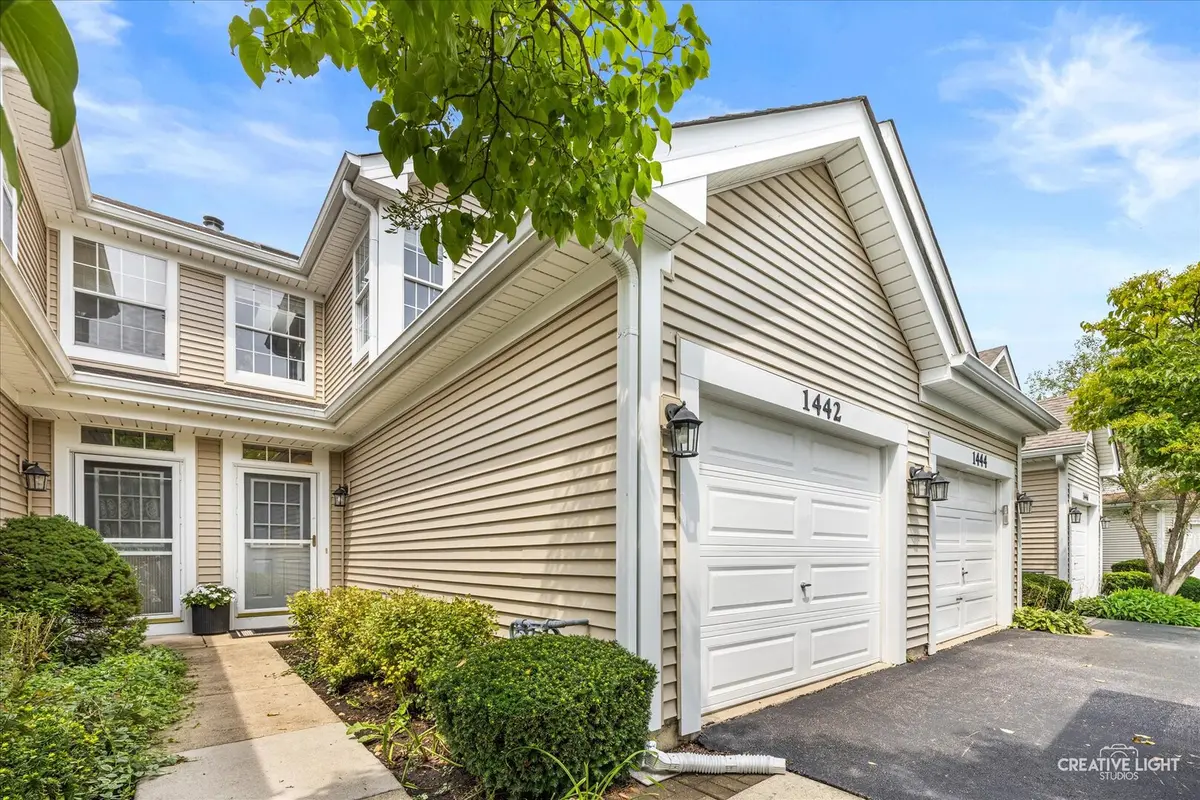 1442 WALNUT HILL AVE, St. Charles, IL 60174