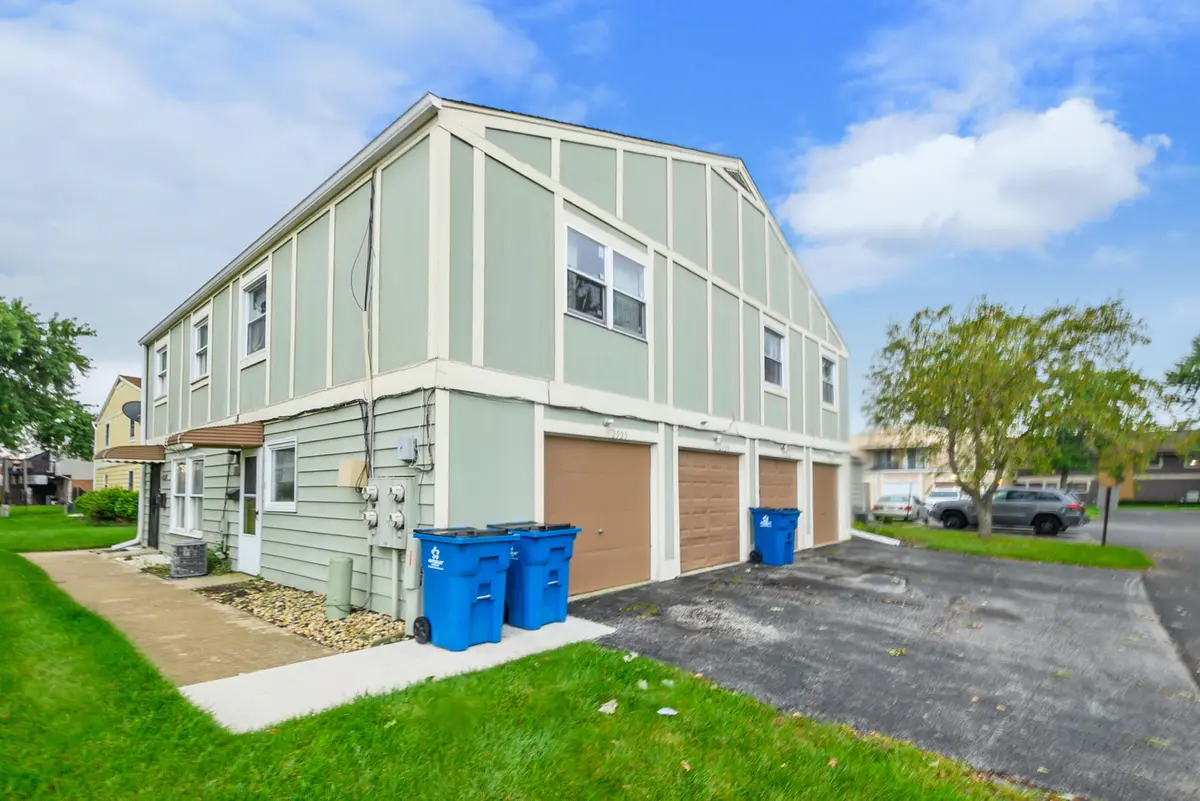 2525 Cedar Glen DR #1, Lynwood, IL 60411