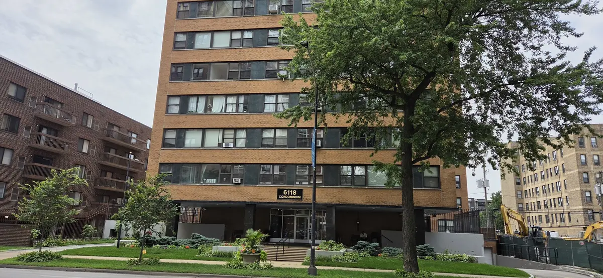 6118 N Sheridan RD #208, Chicago, IL 60660
