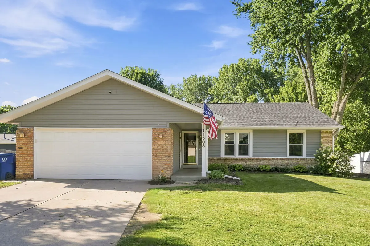 1503 W 46TH PL, Davenport, IA 52806