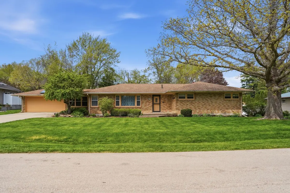 1213 Douglas TER, Dixon, IL 61021