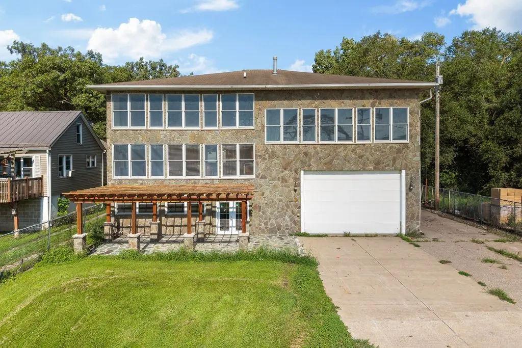 3808 S Concord ST, Davenport, IA 52802