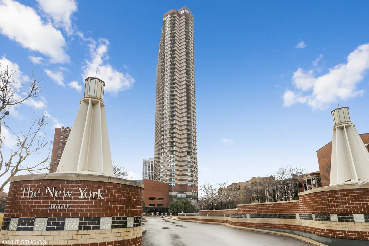 3660 N lake shore DR #3903, Chicago, IL 60613