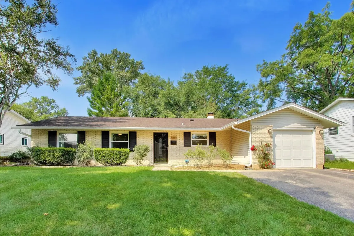 6314 Winston DR, Woodridge, IL 60517