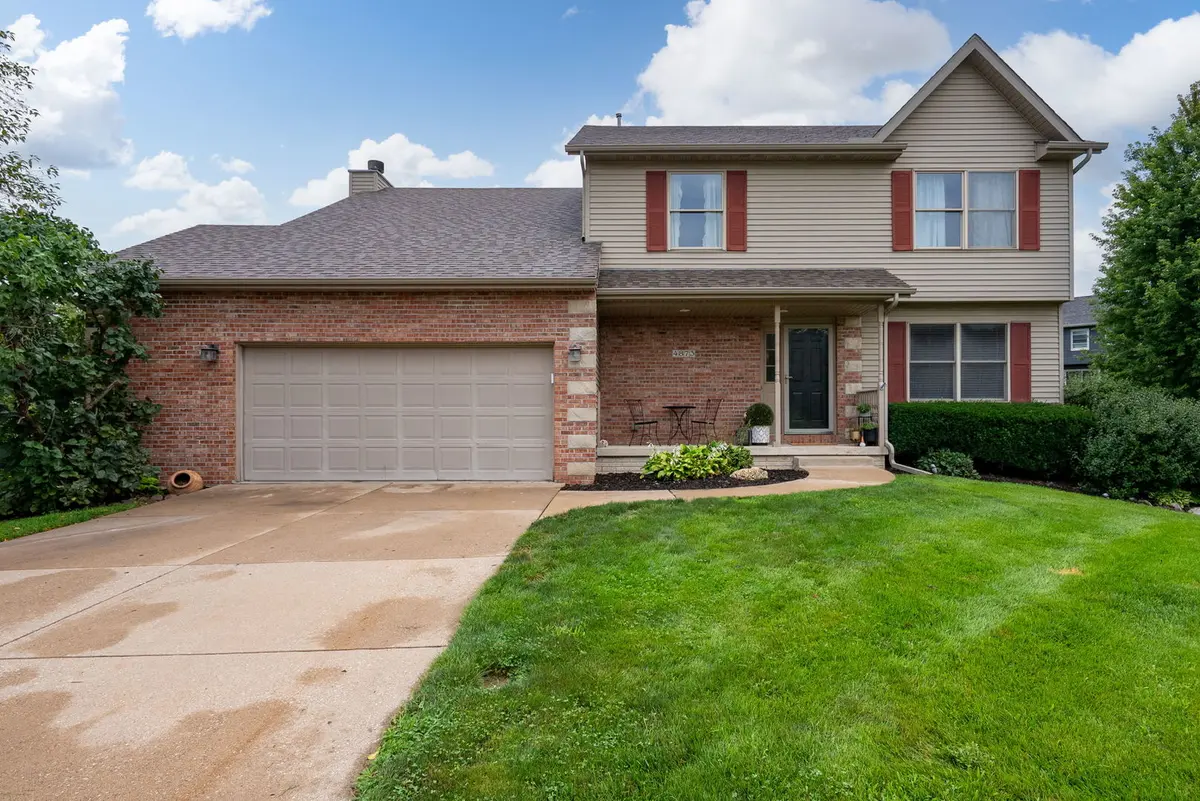 4873 Bald Eagle CT, Bettendorf, IA 52722