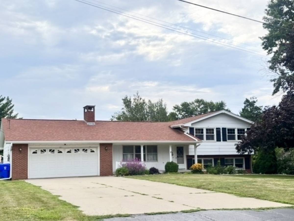 322 Hillside DR, Kewanee, IL 61443