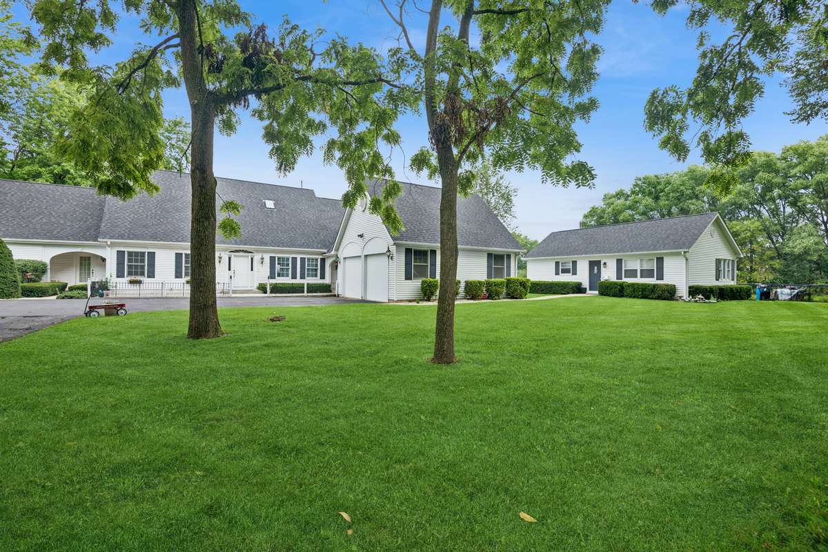 27490 W Wilmot RD, Antioch, IL 60002