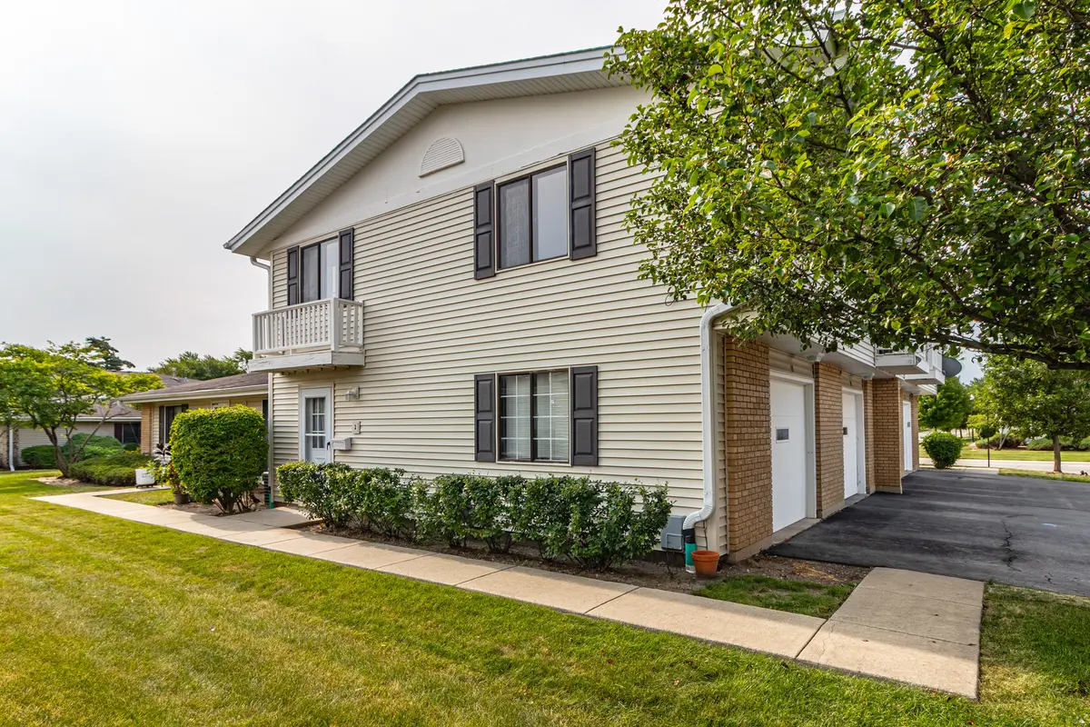 17 Dennis CT #773, Schaumburg, IL 60193