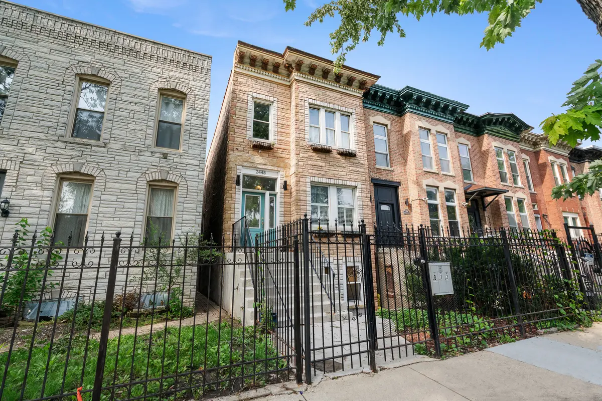 2448 W Taylor ST, Chicago, IL 60612