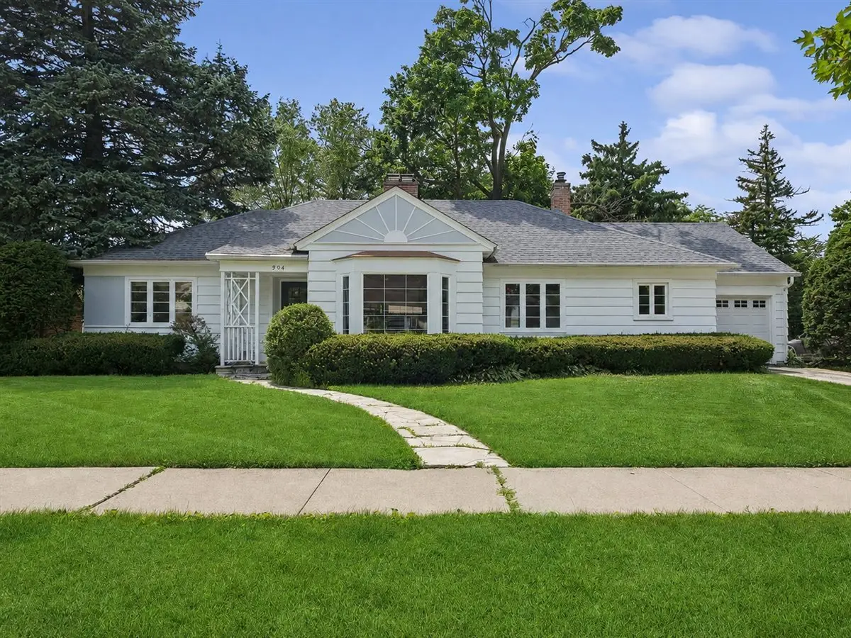 904 S 2nd AVE, Des Plaines, IL 60016