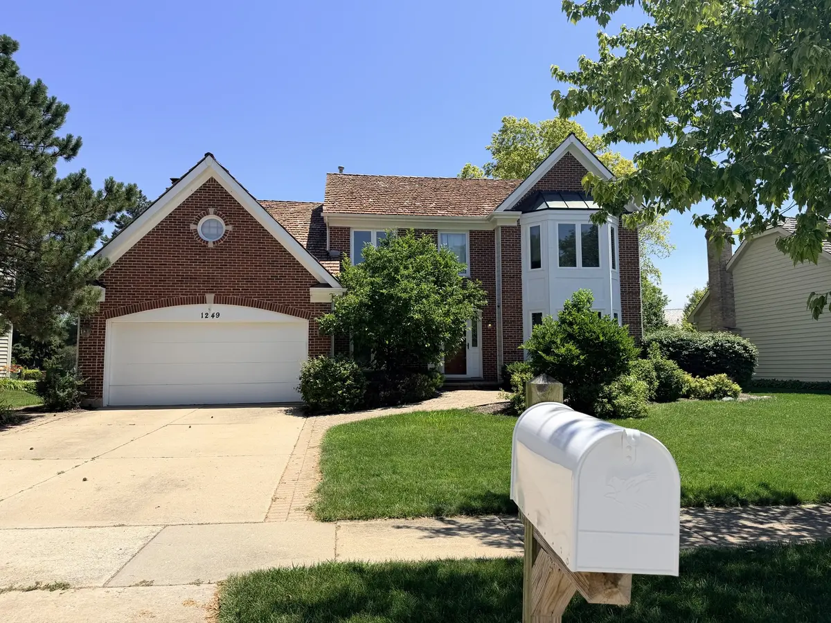 1249 N Wellington DR, Palatine, IL 60074