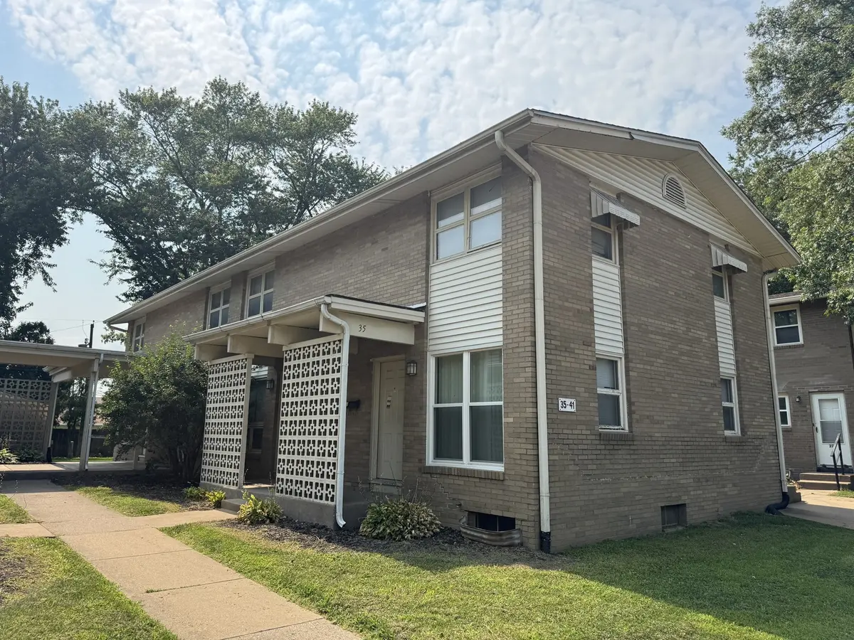39 Sutton CT #39, Bettendorf, IA 52722