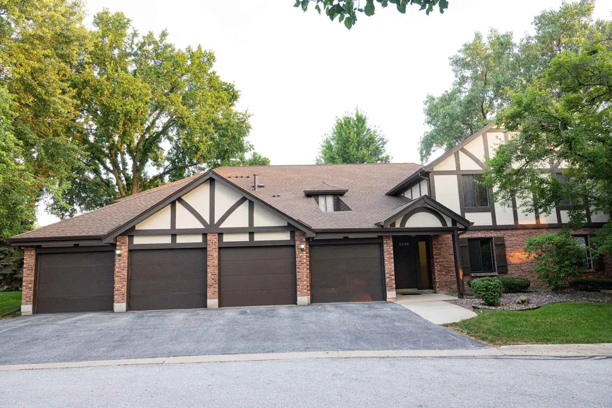 8235 Poplar LN #1A, Palos Hills, IL 60465