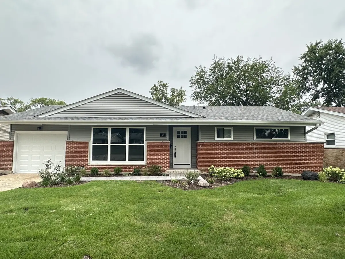 38 Evergreen ST, Elk Grove Village, IL 60007