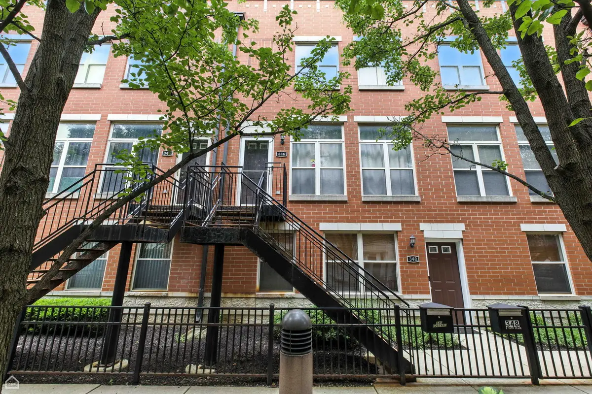 346 E 25th PL #25, Chicago, IL 60616