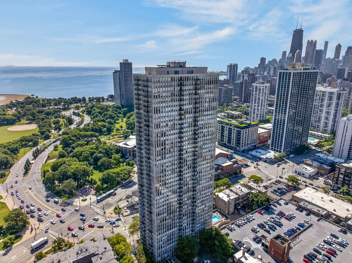 1660 N La Salle DR #1807, Chicago, IL 60614