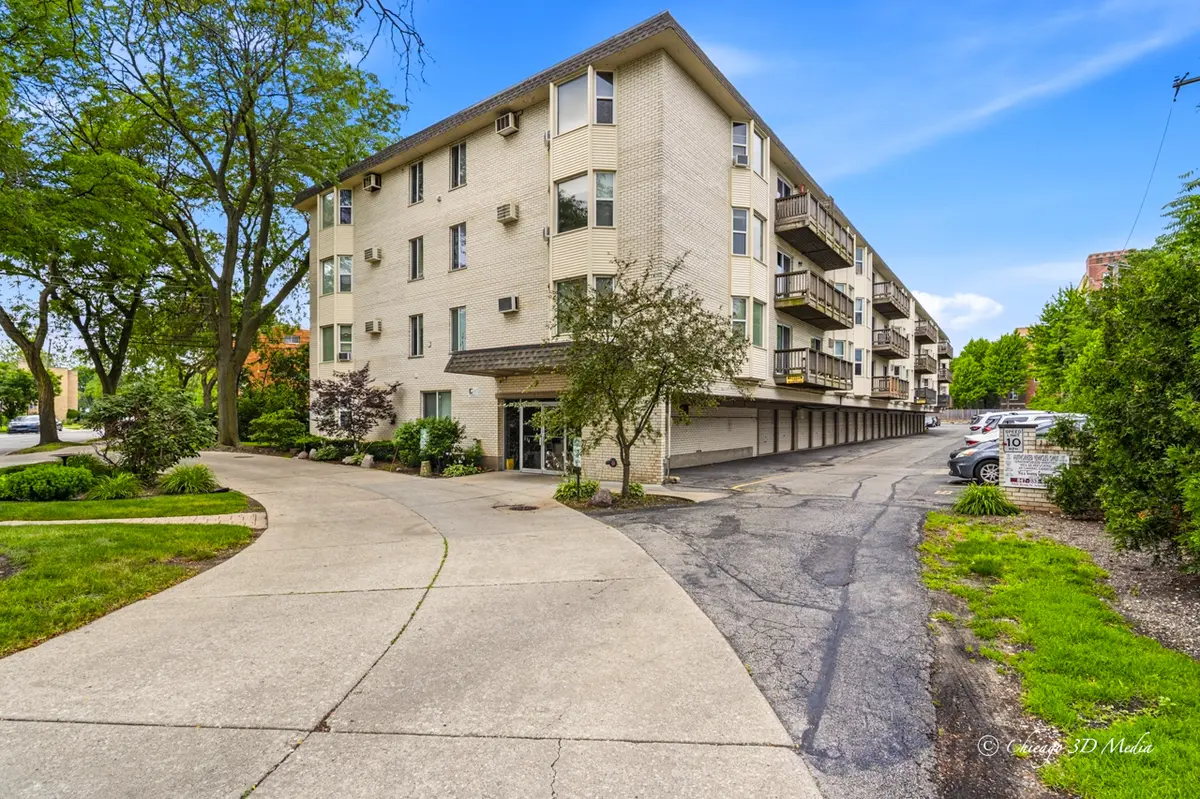 8232 Niles Center RD #312, Skokie, IL 60077
