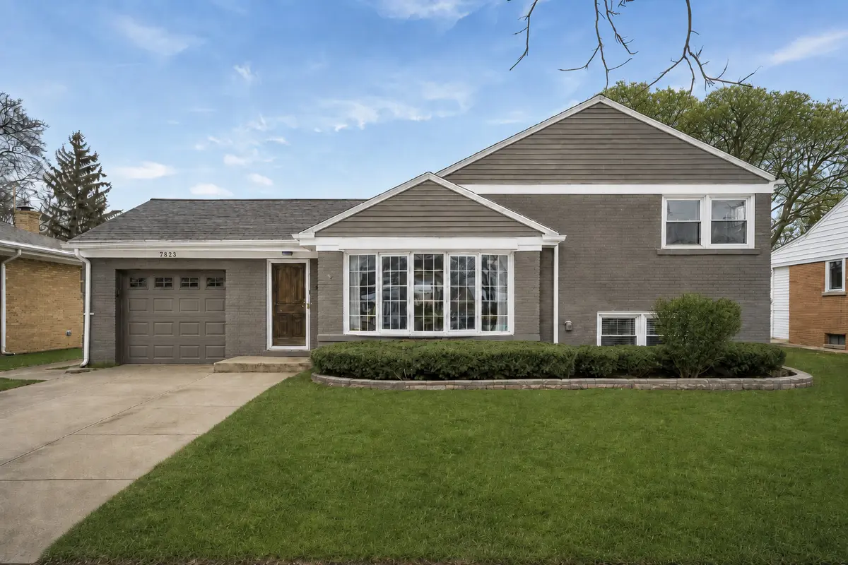 7823 Lotus AVE, Morton Grove, IL 60053
